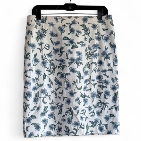 J. Crew Dresses & Skirts - J. Crew Floral Cotton Pencil Skirt Size 8